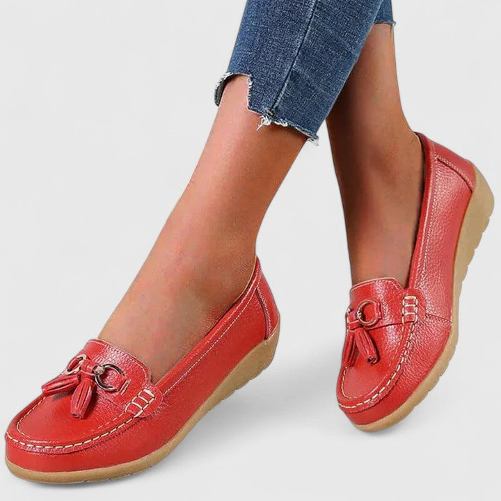 Comfortable women's walking shoes: orthopedic loafers with arch support & cushioning.