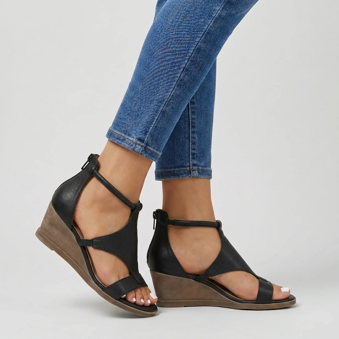 Orthopedic women's summer sandals with strappy design, providing excellent arch support & comfort for daily walking.
