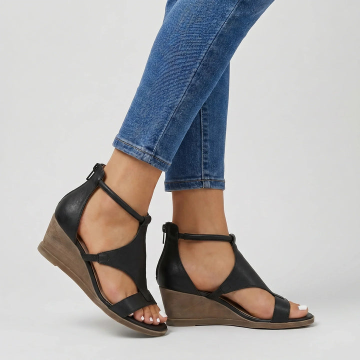 Orthopedic women's summer sandals with strappy design, providing excellent arch support & comfort for daily walking.