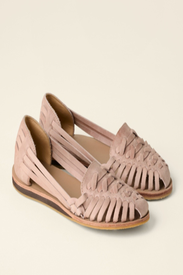 Stylish women's open-toe wedge sandals, ideal for summer footwear & vacation. Comfortable and chic casual shoes.