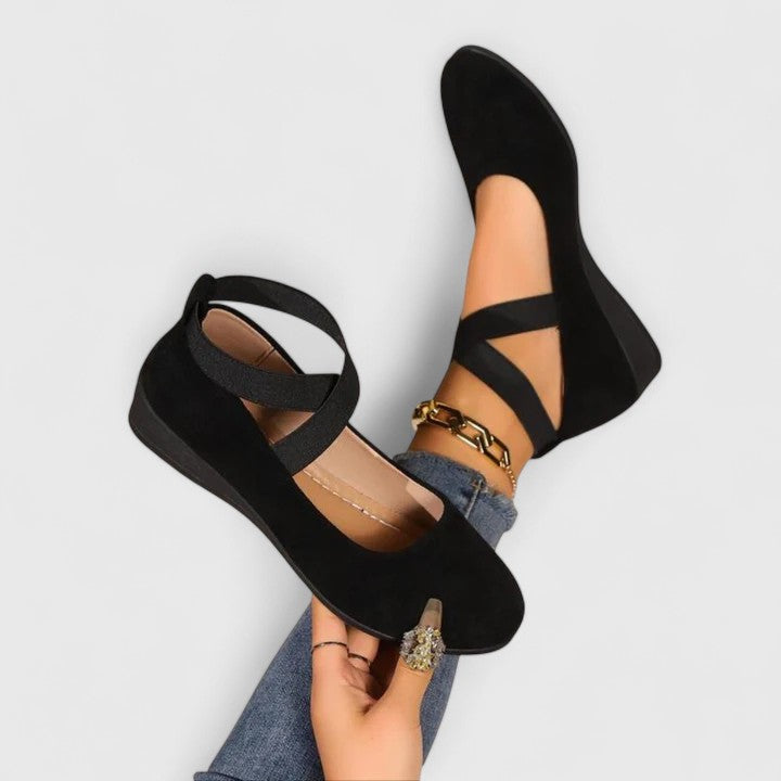 Comfortable women's orthopedic walking sandals featuring adjustable straps and a supportive wedge design.