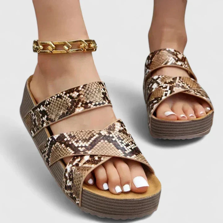 Slip-on women's summer sandals: orthopedic wedge with arch support & stylish braided open-toe design.