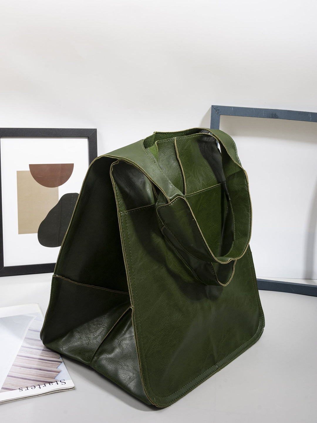 New women's oversized shoulder bag, a fashionable and versatile daily accessory for effortless style.