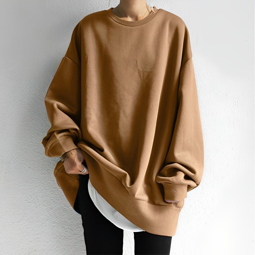 Everyday women's oversized pullover, offering a relaxed fit and dropped shoulder for cozy, casual wear.