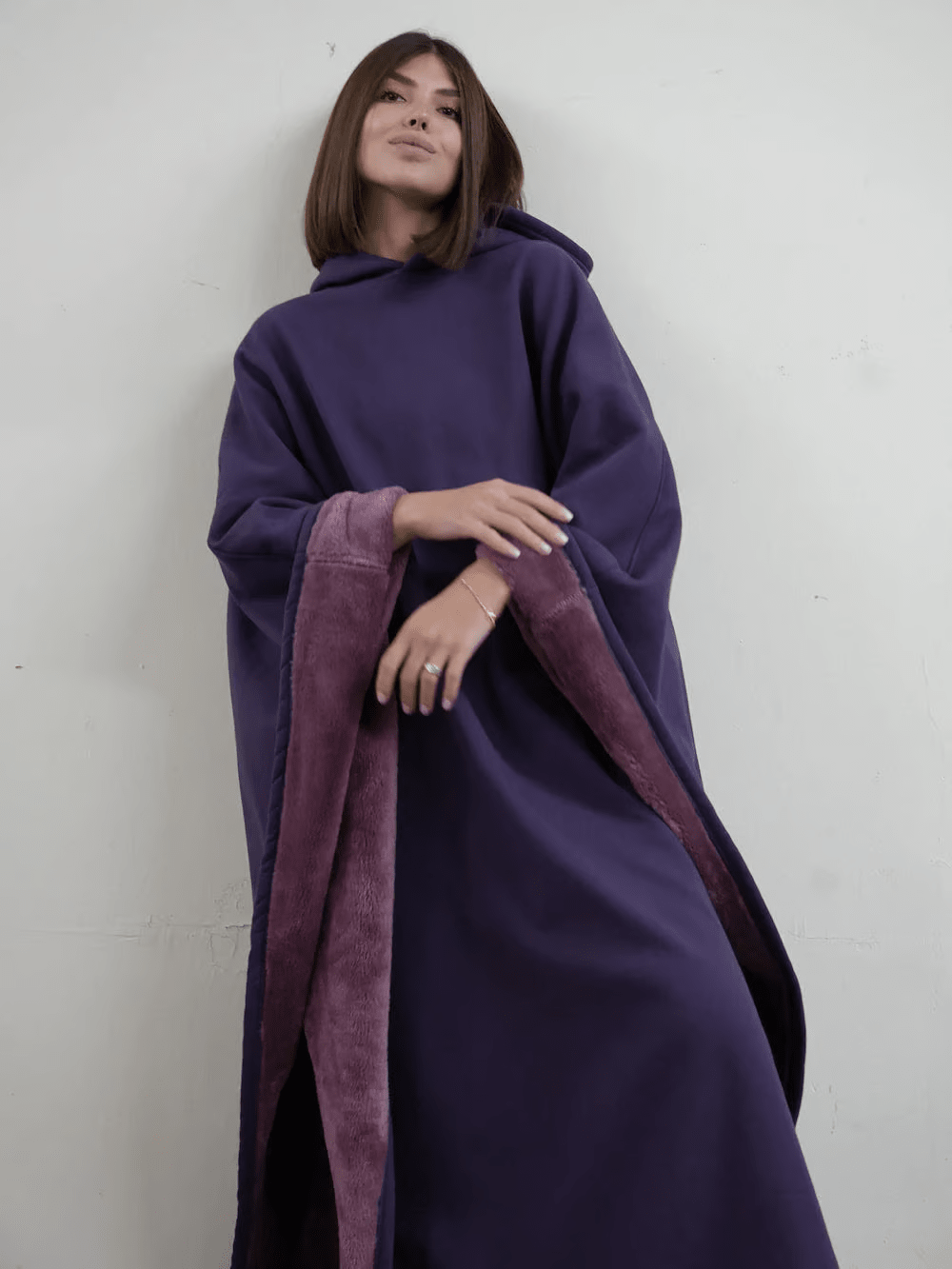 Weighted for calm: women's oversized hoodie, plush comfort for unwinding.
