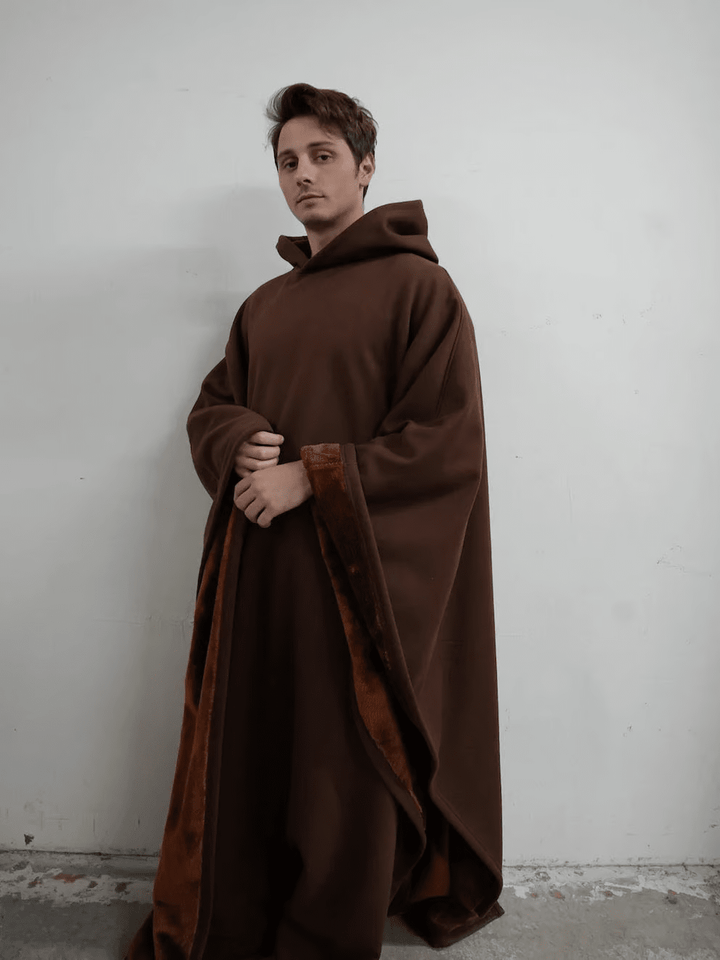 Warm winter wear: women's oversized weighted hoodie, plush & comfortable fit for leisure.