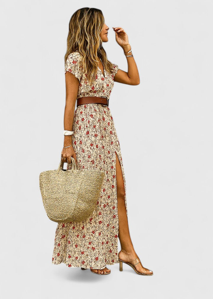 Boho chic women's paisley maxi dress, V-neck, short sleeves, and flowing skirt. Ideal for summer and vacation.