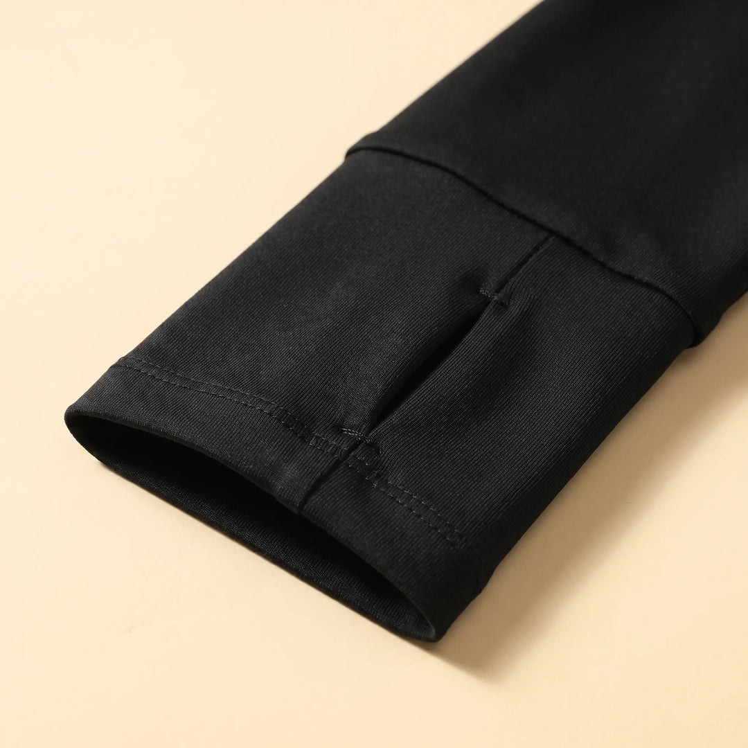 Stylish women's quarter-zip running top with long sleeves. Perfect activewear jacket for workouts & sports.