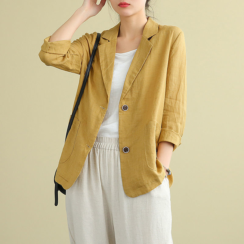 Versatile women's single-breasted blazer, ideal for smart casual summer style or lightweight office wear.