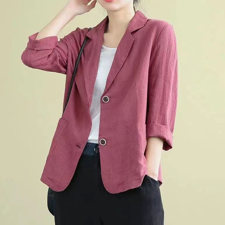 Lightweight women's premium single-breasted blazer, relaxed fit, perfect for versatile smart casual summer looks.