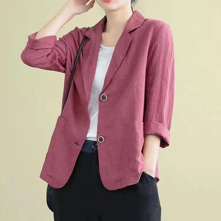 Lightweight women's premium single-breasted blazer, relaxed fit, perfect for versatile smart casual summer looks.