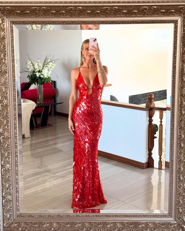 Elegant women's red sequin mermaid dress, a stunning backless formal gown perfect for homecoming night.