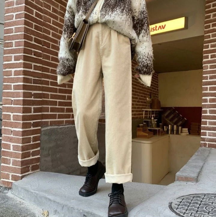 Casual chic relaxed fit women's trousers, perfect for effortless everyday style.