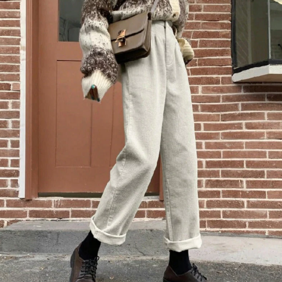 Stylish relaxed fit women's pants, ideal for casual chic and all-day comfort.