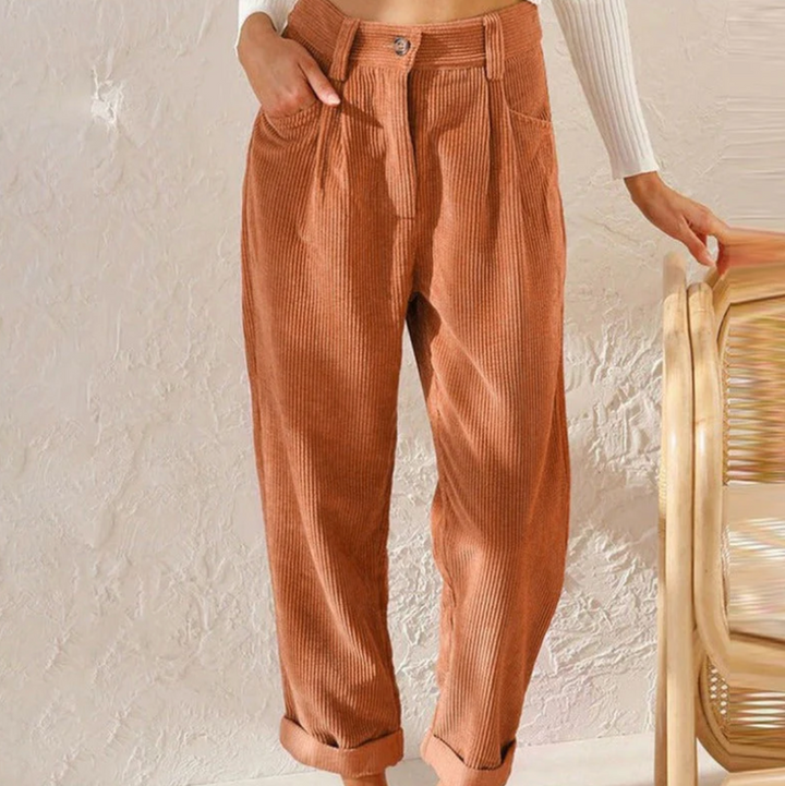 Versatile women's everyday trousers, relaxed fit for easy styling and comfort.
