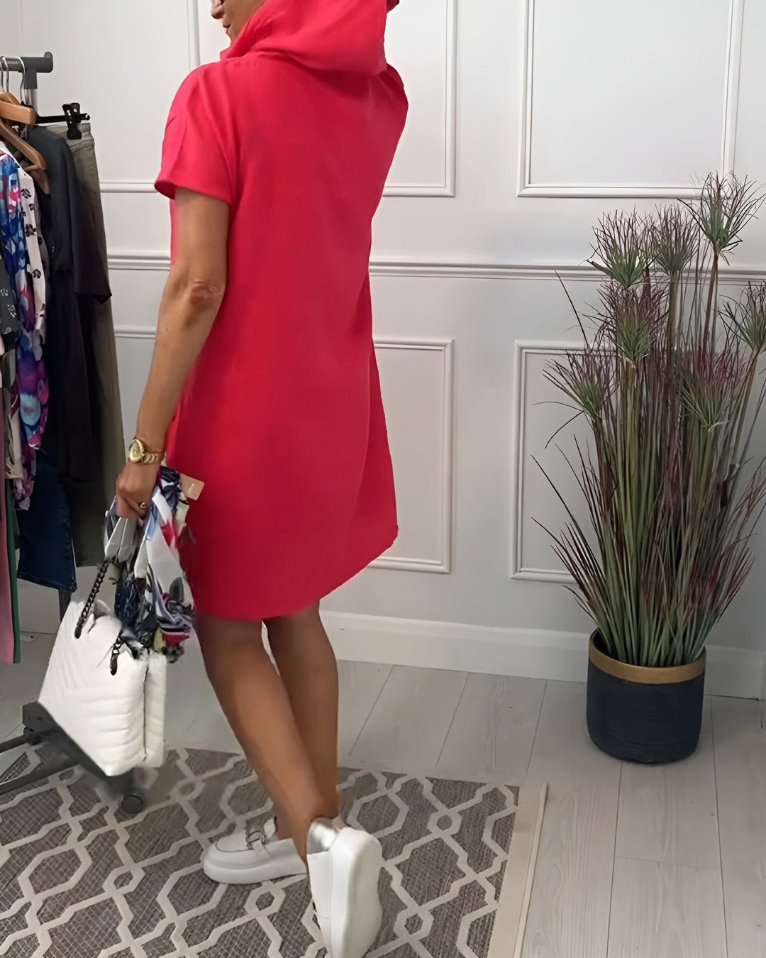 Comfortable half sleeve women's hoodie dress, a versatile midi style for summer.