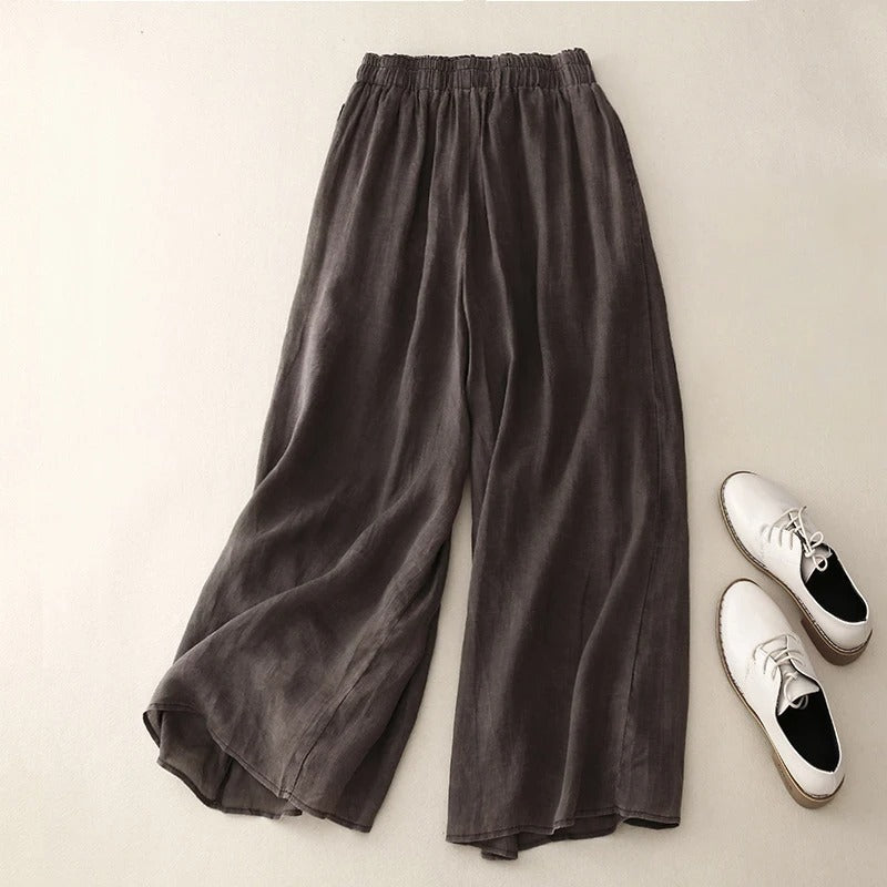 Comfortable women's straight leg trousers, relaxed fit with a loose waistband. Perfect for casual, everyday style.