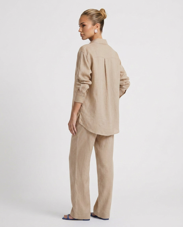 Matching relaxed fit women's lounge set, perfect for casual spring and summer wear.