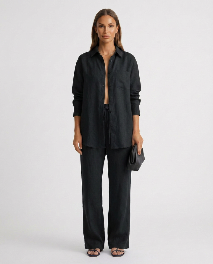 Enjoy ultimate comfort and versatile style with this women's relaxed lounge set.