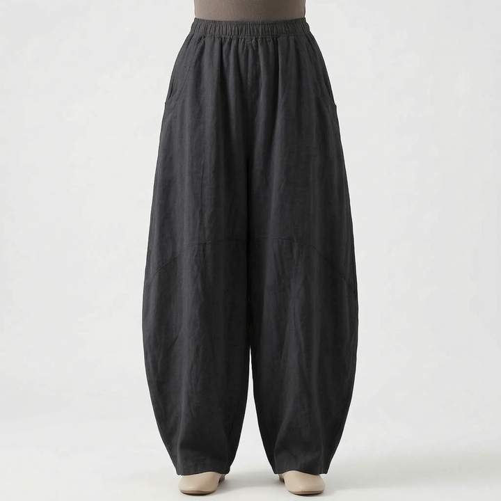 Effortless women's wide-leg pants in a relaxed fit, featuring an elastic waist for ultimate comfort and style.