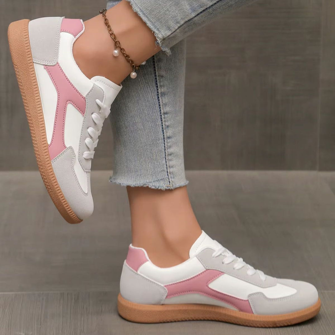Chic women's low top retro sneakers, perfect for walking. Offers superior cushioning & versatile fashion.