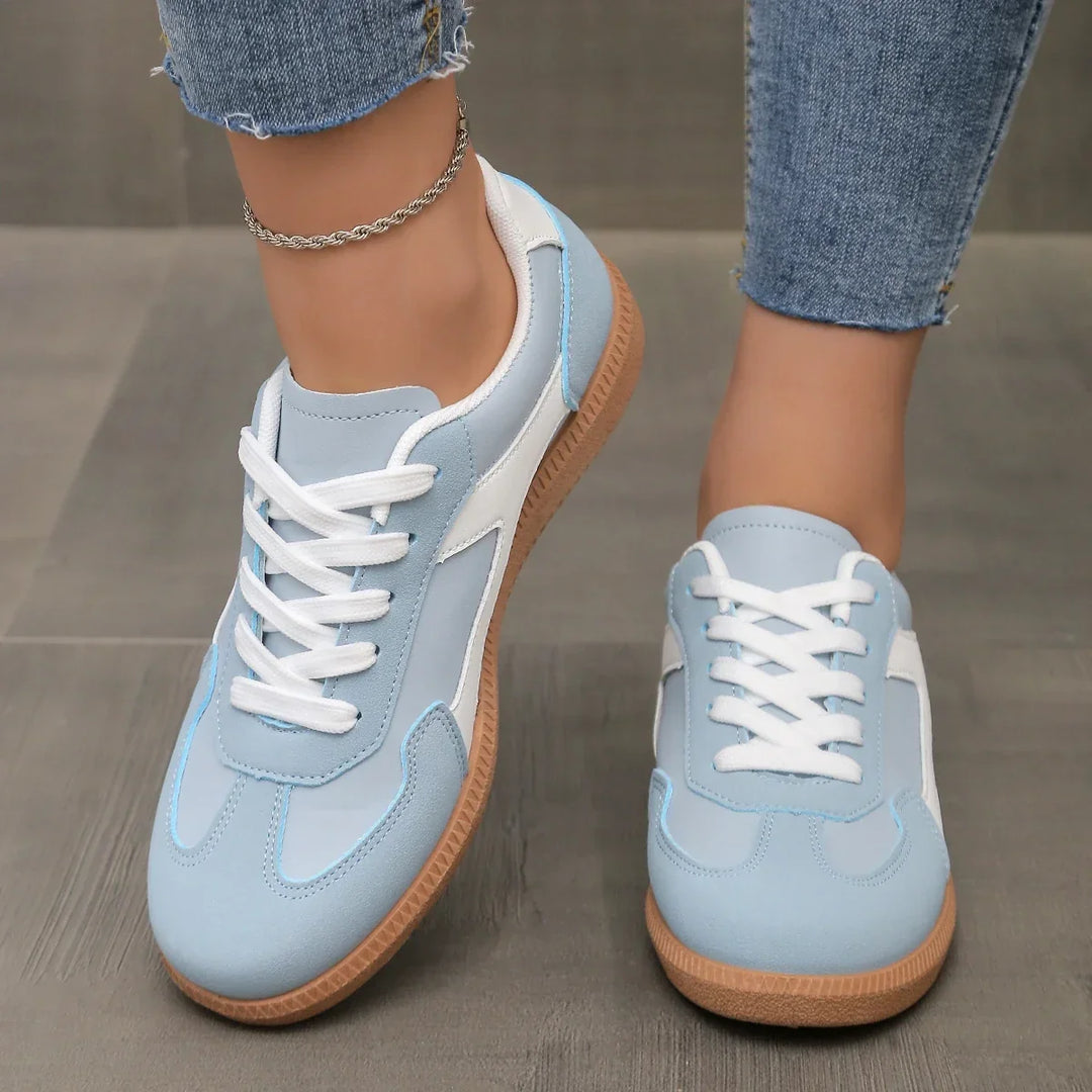 Versatile women's casual retro sneakers for walking & everyday style. Cushioned for ultimate comfort.