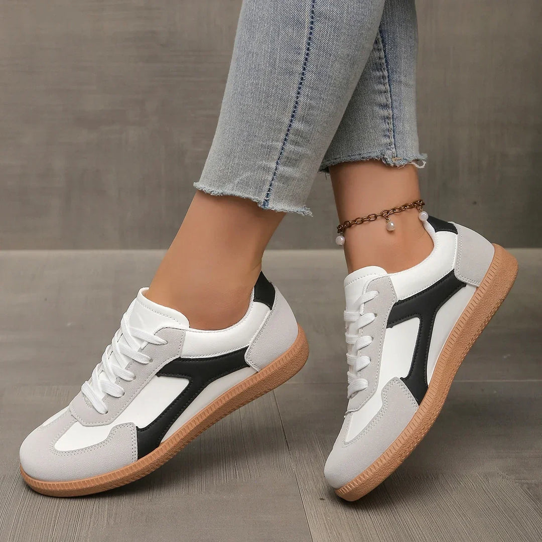 Everyday women's retro casual sneakers, low top with cushioned comfort & stylish design for versatile fashion.