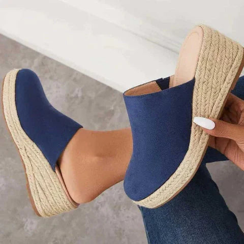 Women's retro chic wedge sandals, perfect for summer fashion and versatile wear.