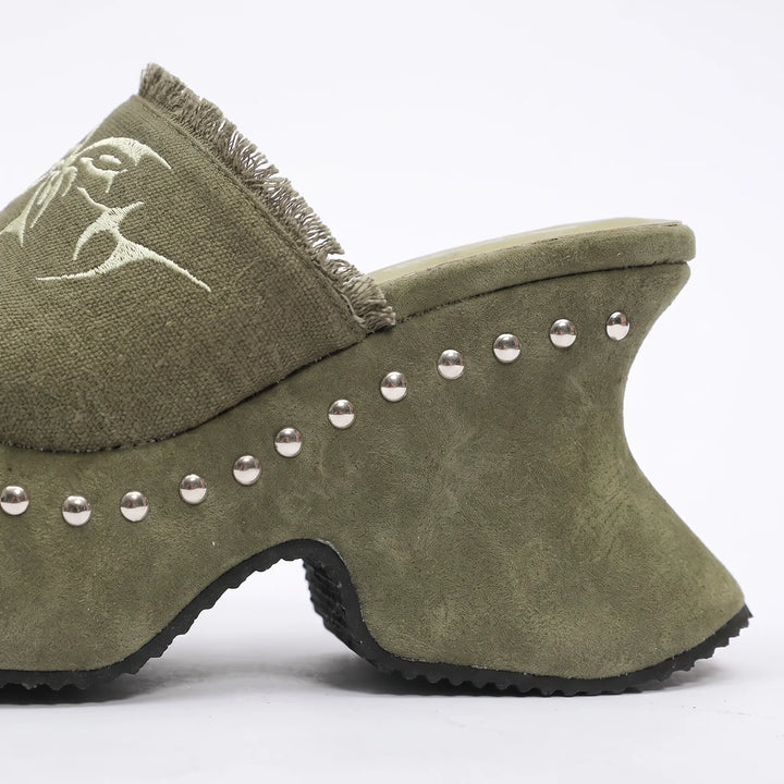 Gray women's chunky platform slip-on mules, perfect retro high-heel sandals for summer.