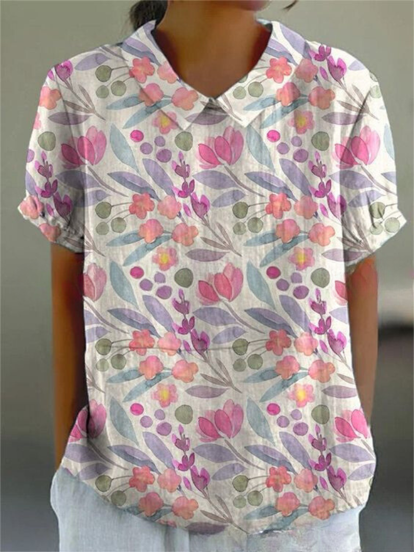Women's retro floral embroidered short-sleeve top, a comfortable vintage-inspired summer piece.