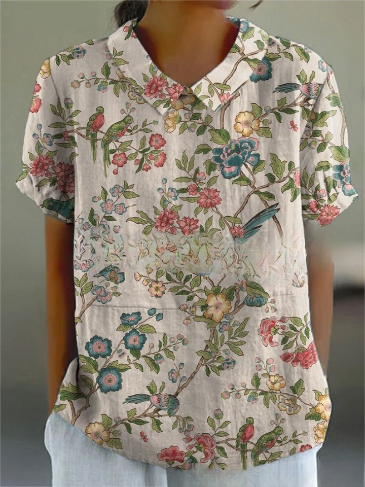 Women's casual chic retro floral embroidered short-sleeve top, relaxed fit, summer vacation.