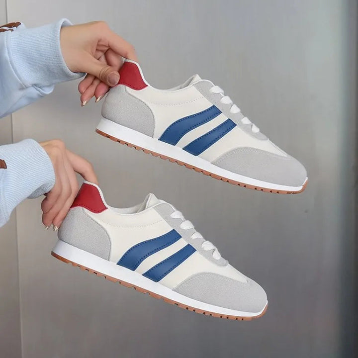 Stylish women's retro stripe colourblock casual lace-up sneakers, great for comfortable everyday & street fashion.