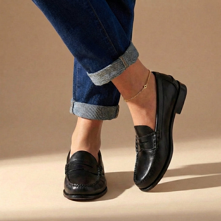Comfortable women's slip-on flat loafers with a chic retro design, perfect everyday casual footwear.
