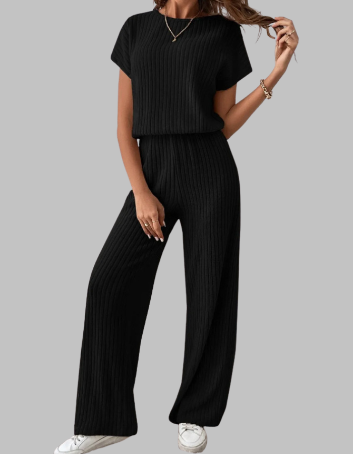 Chic women's ribbed two-piece outfit. Includes a short sleeve top and elegant wide-leg pants for versatile style.