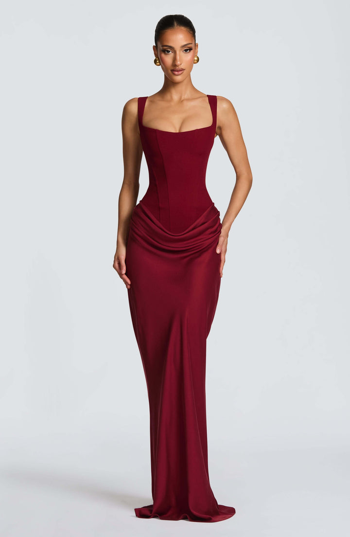 Elegant women's scoop neck ruched bodycon maxi dress, a chic formal evening gown.