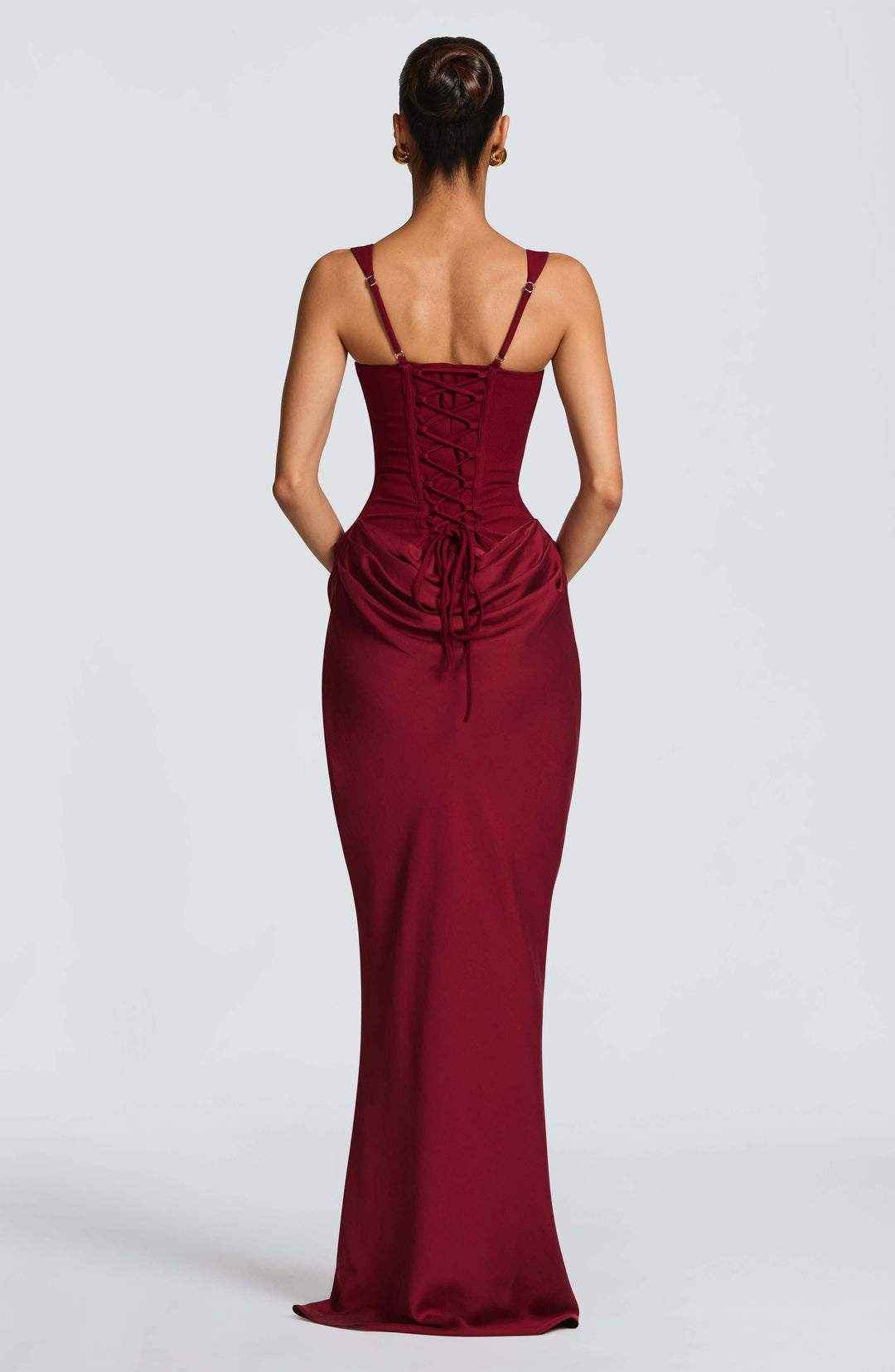 Sleeveless scoop neck ruched bodycon maxi dress for women, a sophisticated evening gown.