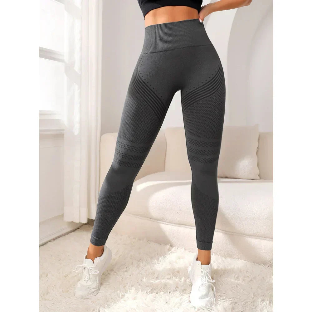 Soft seamless women's leggings, perfect for yoga, gym, and active lifestyles. Booty-lifting & high-waisted.