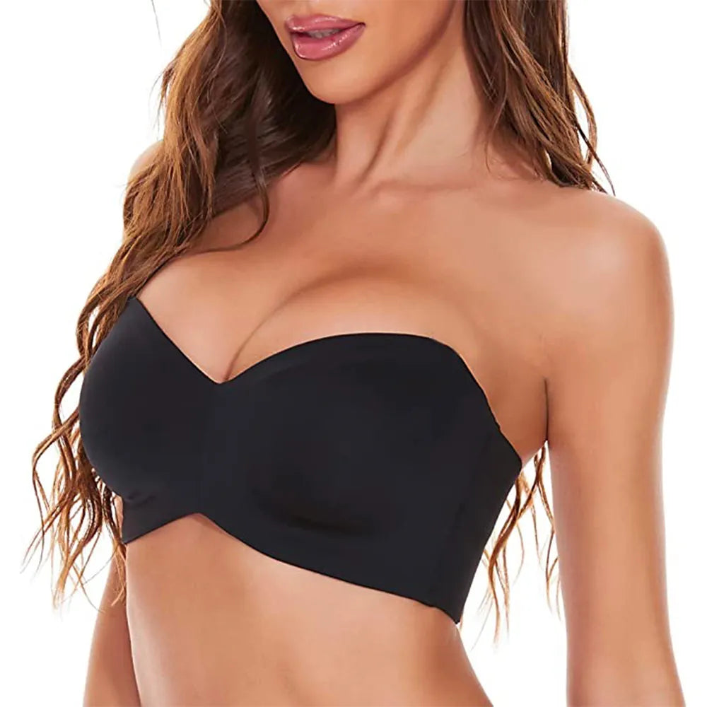 Women's full-support plus-size bra, featuring a seamless, comfortable design and adjustable shoulder straps.