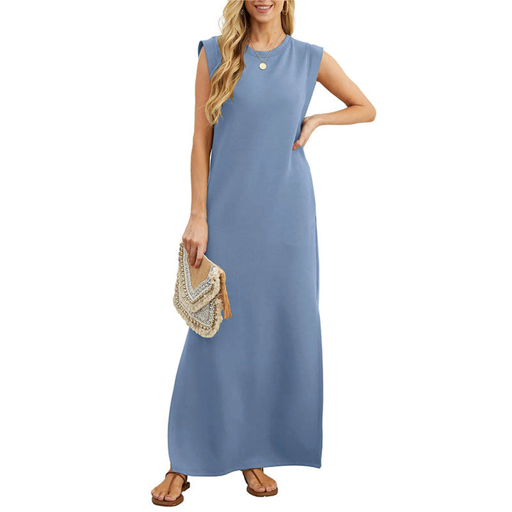 Effortless women's casual maxi dress in a sleeveless design. Comfortable & elegant for summer and everyday wear.