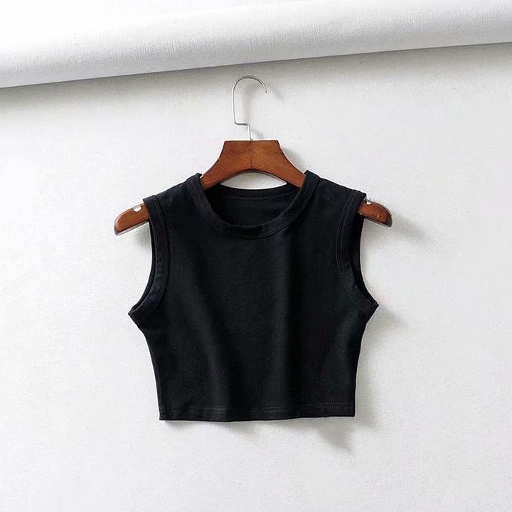 Casual women's sleeveless crop top, lightweight and comfortable for everyday summer fashion.