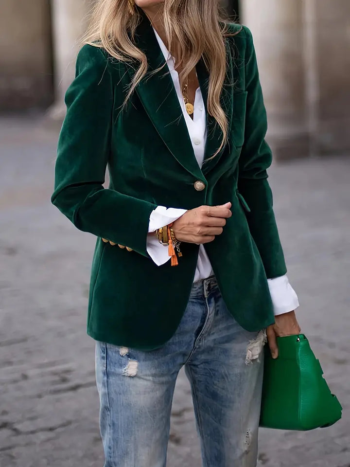 Tailored women's blazer, slim fit, with sophisticated gold buttons, perfect for smart casual.