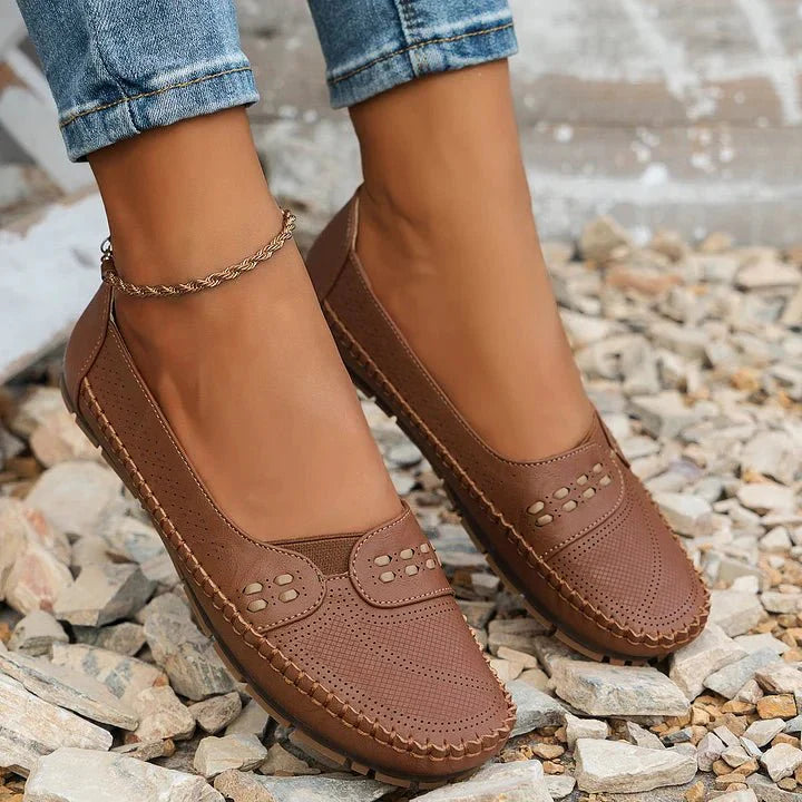 Chic women's loafers with a breathable design, perfect for spring, summer, and casual comfort.