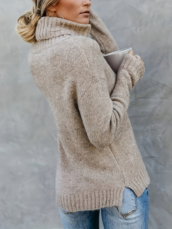 Stylish women's turtleneck sweater with relaxed fit. Perfect for comfortable fall outfits.
