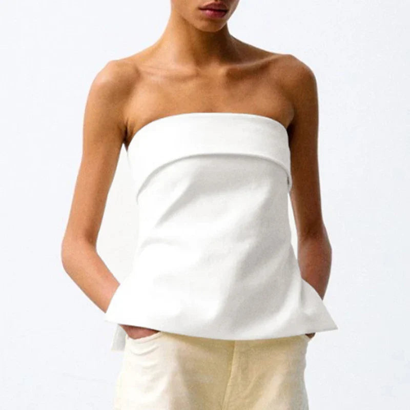 Versatile women's strapless crop top, ideal for summer outfits, beach fashion, or casual everyday wear.