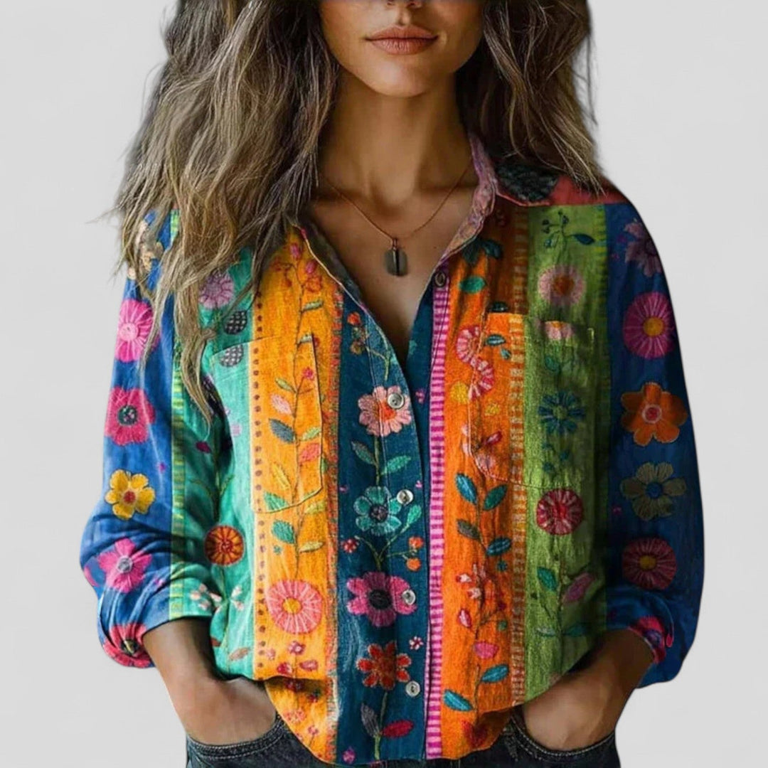 Women's stylish gradient button-up blouse, perfect for versatile everyday chic. Long sleeve comfort.