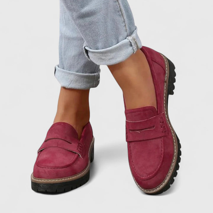 High-quality women's loafers for foot support, ensuring maximum comfort and stability in a stylish design.