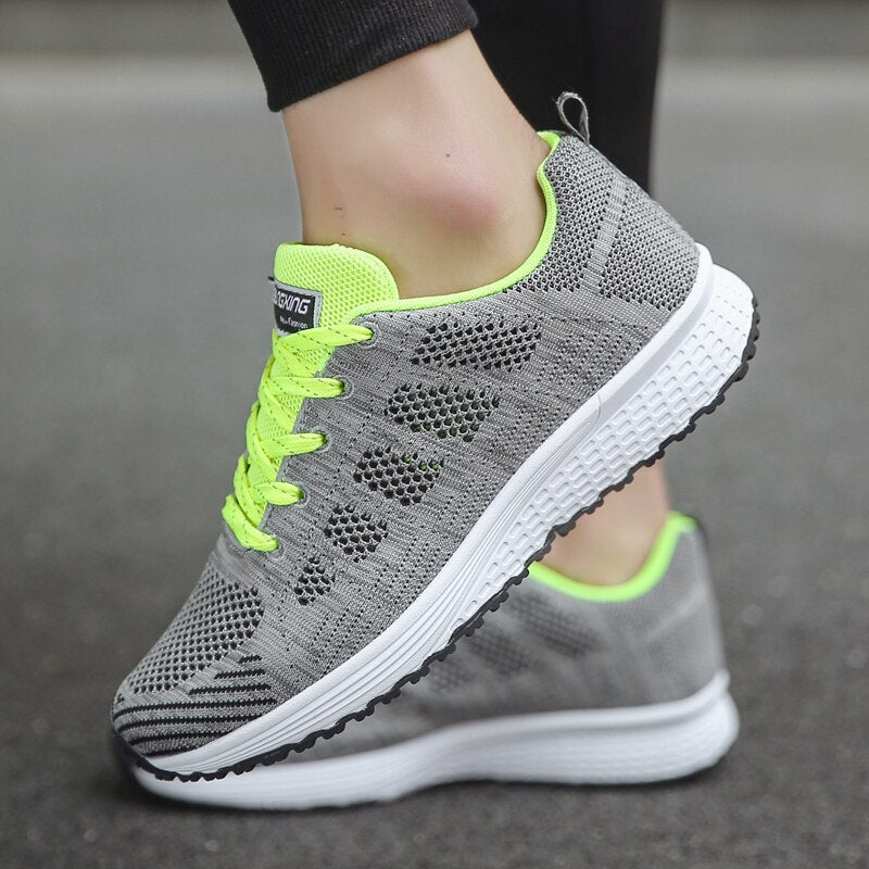 Everyday women's walking shoes with orthopedic features, ensuring arch support & stability.