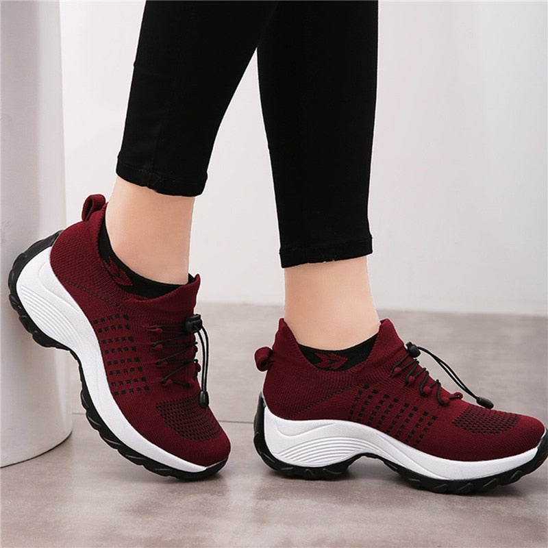 Women's supportive walking sneakers for all-day comfort with ergonomic design.