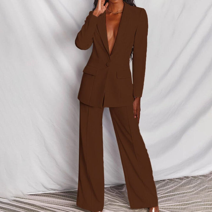 Sophisticated women's blazer & trousers matching set, versatile for formal or daily wear.