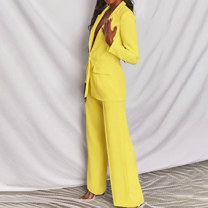 Versatile women's suit set, tailored for a sophisticated business and formal look.